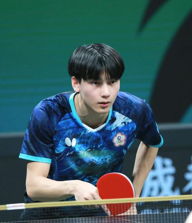 国天才少年状态低迷决胜局4比11惨败米乐m62比3爆冷一轮游！21岁中(图4)