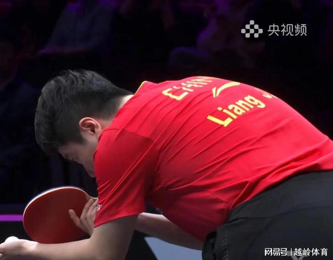 布伦决胜局8-1开好头 坐等林诗重庆冠军赛：梁靖崑3-2险胜小勒(图3)