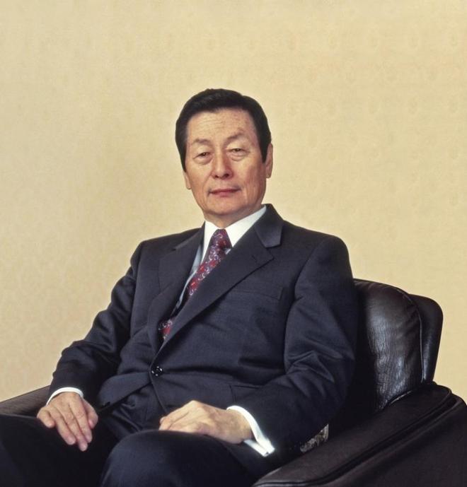 ”同一女星亲兄弟为财权内斗互撕韩国财阀家族丑闻：父子“共享